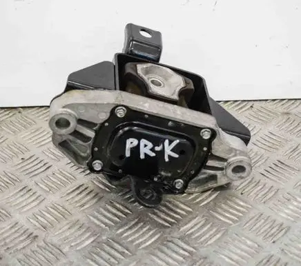 Hyundai Tucson TL Engine mount bracket