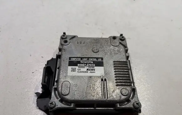 Lexus CT 200H Xenon control unit/module 8596747010 3550079290 12JA2563806