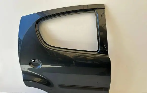 Peugeot 107 Rear door