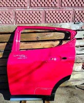 Alfa Romeo Tonale Rear door 