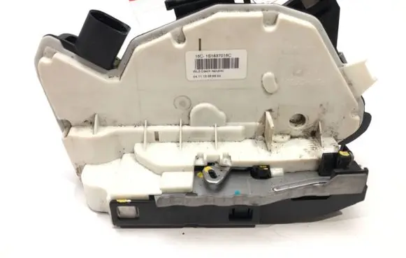 Skoda Superb B6 (3T) Front door lock 1S1837016C