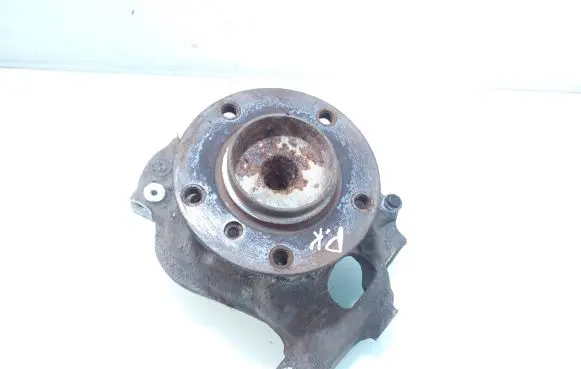 BMW 5 E60 E61 Front wheel hub spindle knuckle 6760953