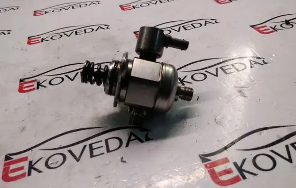 BMW M4 F82 F83 Fuel injection high pressure pump 7847204