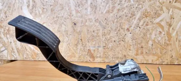 Ford Focus Accelerator throttle pedal 4m519f836aj