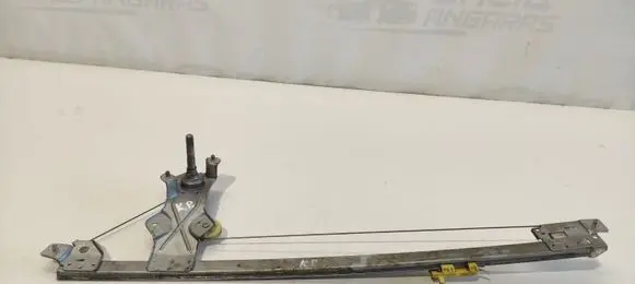 Opel Vivaro Front door manual window regulator 
