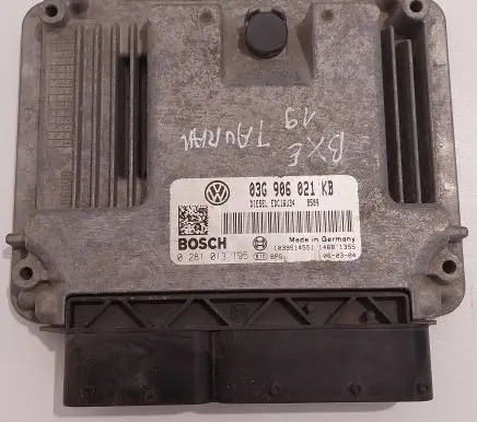 Volkswagen Touran I Engine control unit/module 03G906021KB 1039S14551 0281013195
