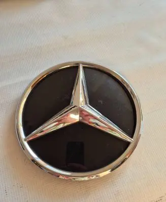 Mercedes-Benz GLC X253 C253 Manufacturer badge logo/emblem A0008881600