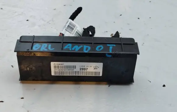 Chevrolet Orlando Air conditioning/heating control unit 13582897