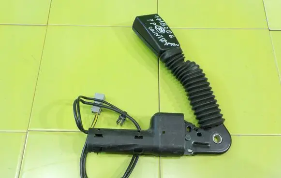 Mini Cooper Countryman R60 Front seatbelt 620550200C ZAPINKA