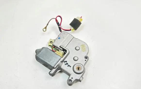 Nissan Almera Tino Sunroof motor/actuator 879696712 0130821839