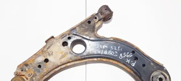 Skoda Octavia Mk1 (1U) Front lower control arm/wishbone 32690009