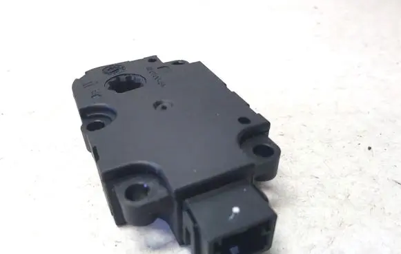 Audi A8 S8 D4 4H Air flap motor/actuator CZ1139300856ND8