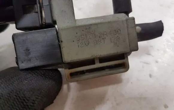 Hyundai i40 Vacuum valve 351202A400
