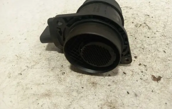Volkswagen Touran I Mass air flow meter 038906461B 0281002531