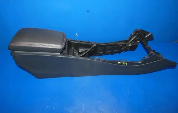 Mercedes-Benz A W176 Center console