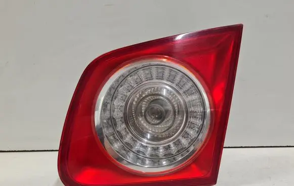 Volkswagen Jetta V Tailgate rear/tail lights 1K5945094