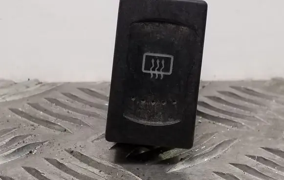 Volkswagen PASSAT B5.5 Windscreen/window heater switch 3B0959621C