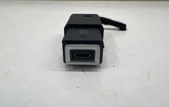 Opel Grandland X USB socket connector 9831350680