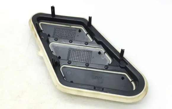 Citroen Berlingo Quarter panel pressure vent 9818353980