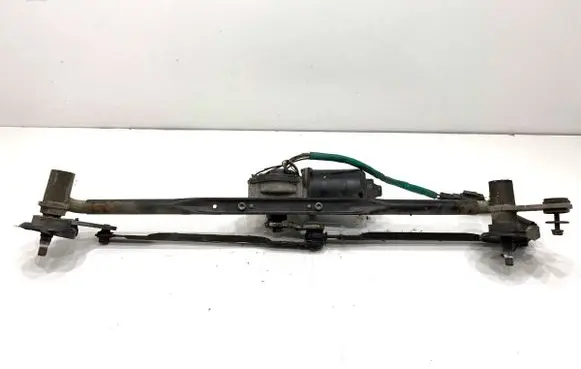 KIA Soul Front wiper linkage and motor 981102K000