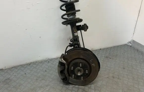 Mazda 3 III Front wheel hub spindle knuckle