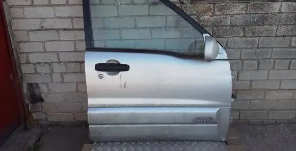 Suzuki Grand Vitara I Front door