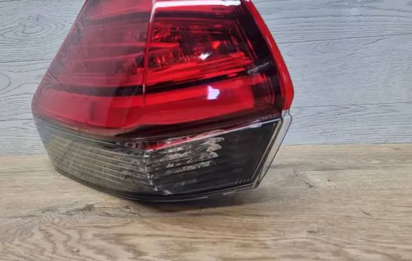 Nissan X-Trail T32 Rear/tail lights 22023746