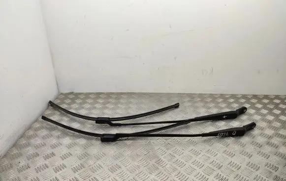 Peugeot 5008 Front wiper blade arm 9672059480 9683098980