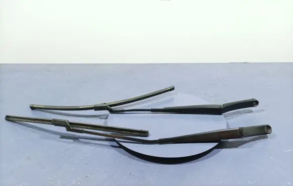 Volkswagen Tiguan Front wiper blade arm 5NB955410