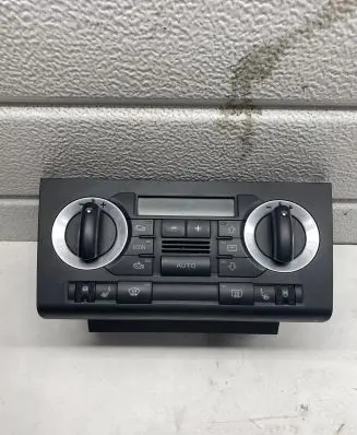 Audi A3 S3 8P Climate control unit 8P0820043E