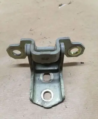 Renault Twingo II Front door upper hinge SUP 070