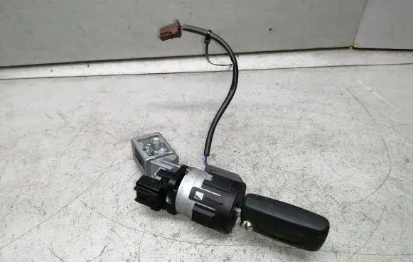 Citroen C4 Grand Picasso Ignition lock 9663123380