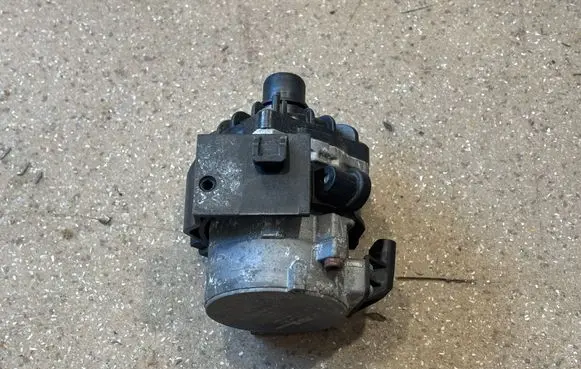 BMW X5M F85 Electric auxiliary coolant/water pump 7850113