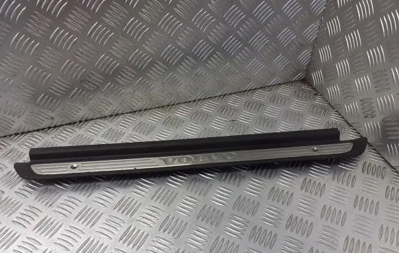 Volvo S40 Rear arch 30818421