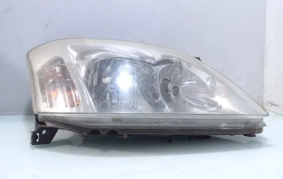 Toyota Corolla E120 E130 Headlight/headlamp 811100215000 8111002150