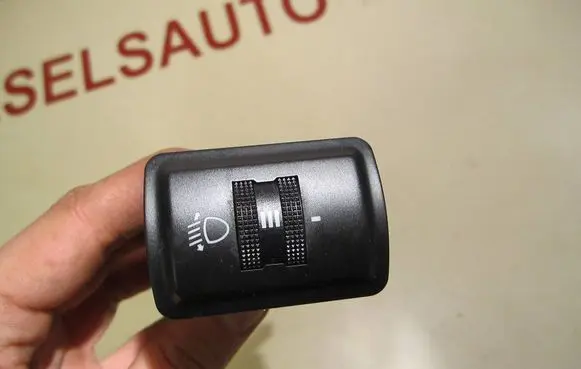 Audi A4 S4 B5 8D Headlight level height control switch 8D0941301C