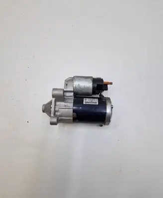 Dacia Sandero Starter motor 8200815083 M000T46371ZT
