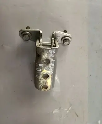 Mitsubishi Grandis Front door upper hinge CD7 002
