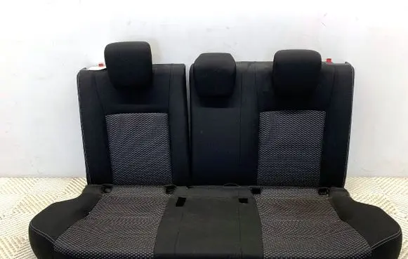 Suzuki Vitara (LY) Second row seats