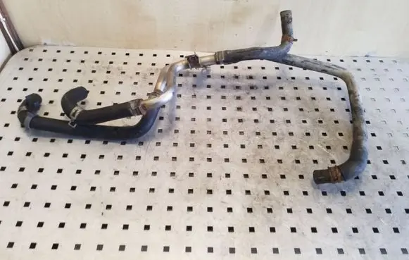 Toyota Avensis T220 Engine coolant pipe/hose