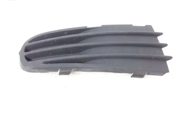 Volvo V50 Front bumper lower grill 30657010