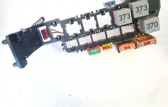 Volkswagen PASSAT B5.5 Fuse box set 8d1937545