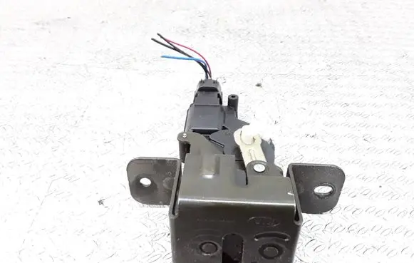 KIA Sorento Tailgate window lock/catch/latch 871303E000