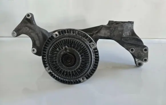 Audi A4 S4 B5 8D Engine mounting bracket 058145523B