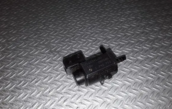 BMW 5 E60 E61 Turbo solenoid valve 1742712