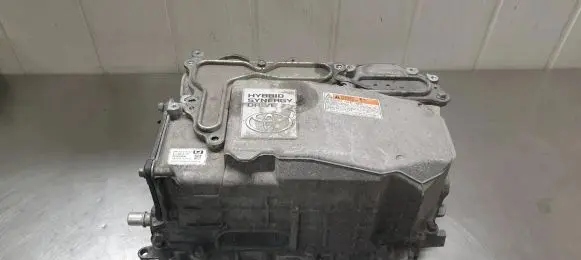 Toyota Yaris Voltage converter inverter G920052031