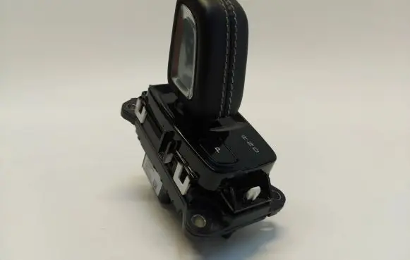 Volvo XC40 Gear selector/shifter in gearbox 32335816
