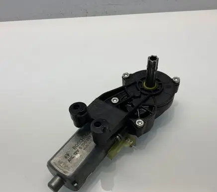 Mercedes-Benz E W212 Seat adjustment motor 0390203324
