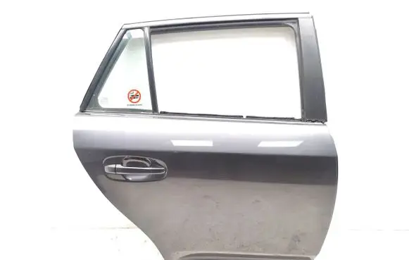 Toyota Avensis T270 Rear door