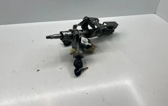 Toyota Hilux (AN10, AN20, AN30) Ignition lock 8978322020 625248000 M48U9913025